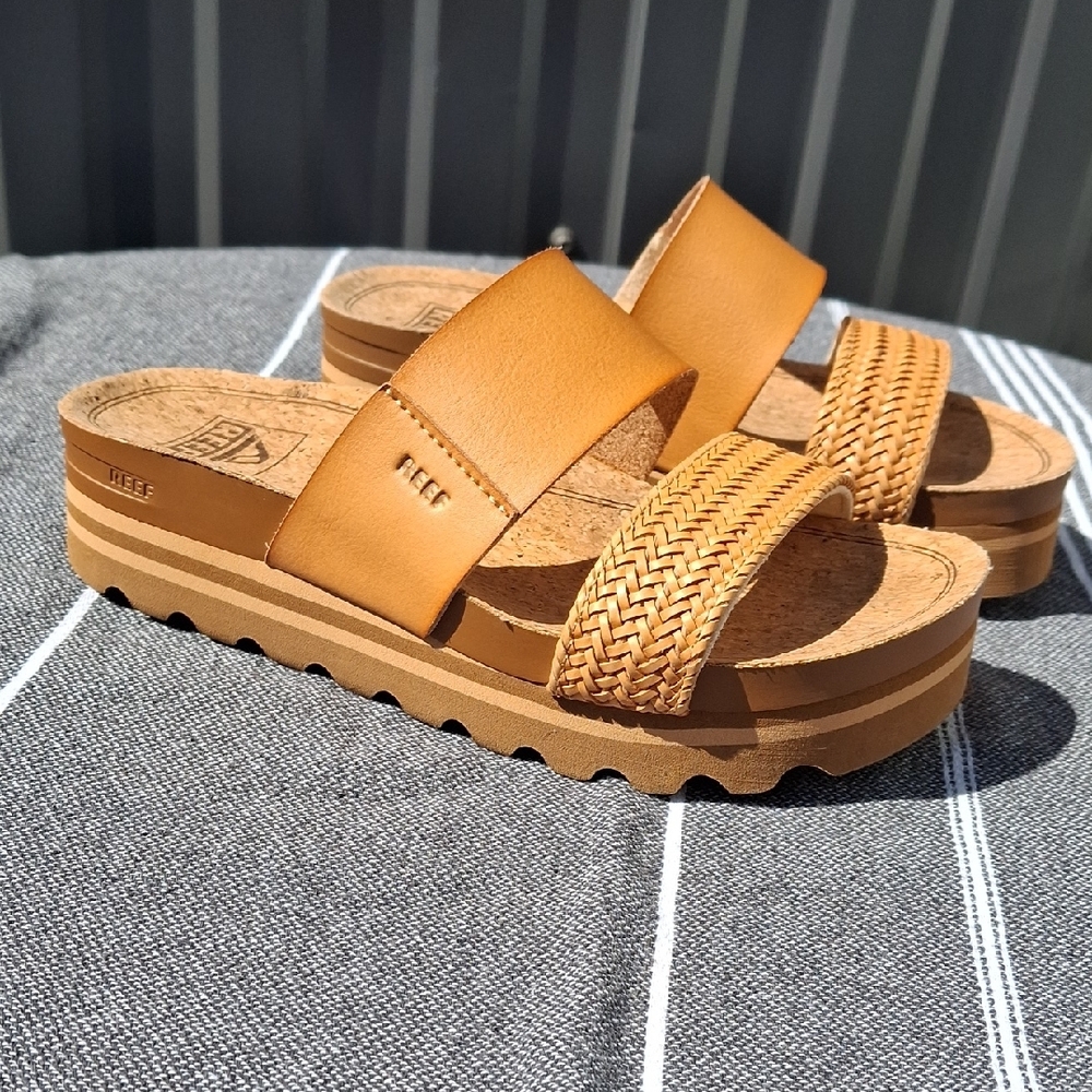 Reef Women's Tan Sandals